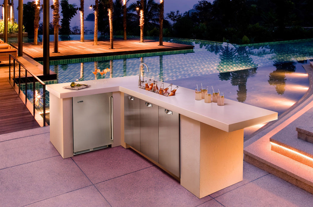 Perlick 24 Inch Signature Series Undercounter Outdoor Marine Grade Single Zone Wine Reserve Panel Ready Solid Door Installed